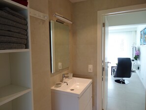 Apartment | Badezimmer