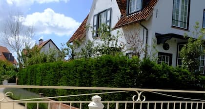 Family Home Near Beach in Golden Triangle