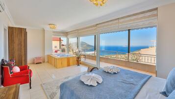 3 bedrooms, desk, soundproofing, iron/ironing board