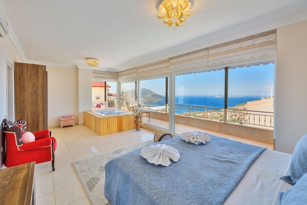 3 bedrooms, desk, soundproofing, iron/ironing board - Villa Buse (Kas)