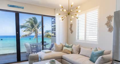 Silver Reef 10-Luxury beachfront unit with rooftop terrace & outdoor kitchen!