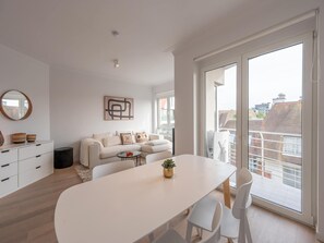Dining - Apartment in Knokke Near Casino and Beach (Knokke-Heist)