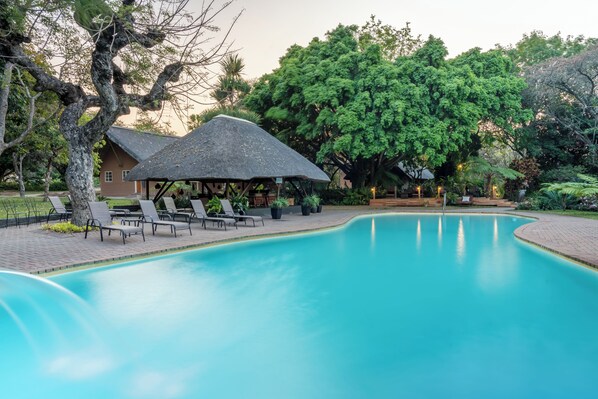 Outdoor pool, sun loungers
