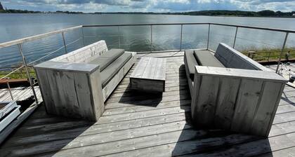 Hausboot Walfisch für 5 Pers, mit Dachterrasse in Schleswig