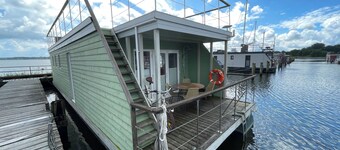 Houseboat Walfisch for 5 pers, with roof terrace in Schleswig