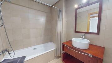 Shower, towels