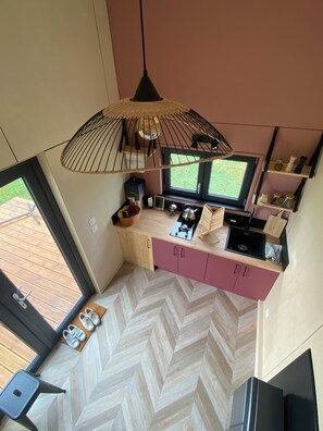 Interior - Tiny house in the heart of the countryside, 1 hour from Paris. An unusual experience guaranteed! (Brégy)