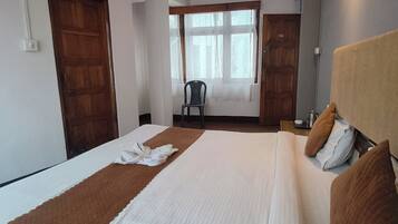 Deluxe Double Room, Balcony, Mountain View | Free WiFi