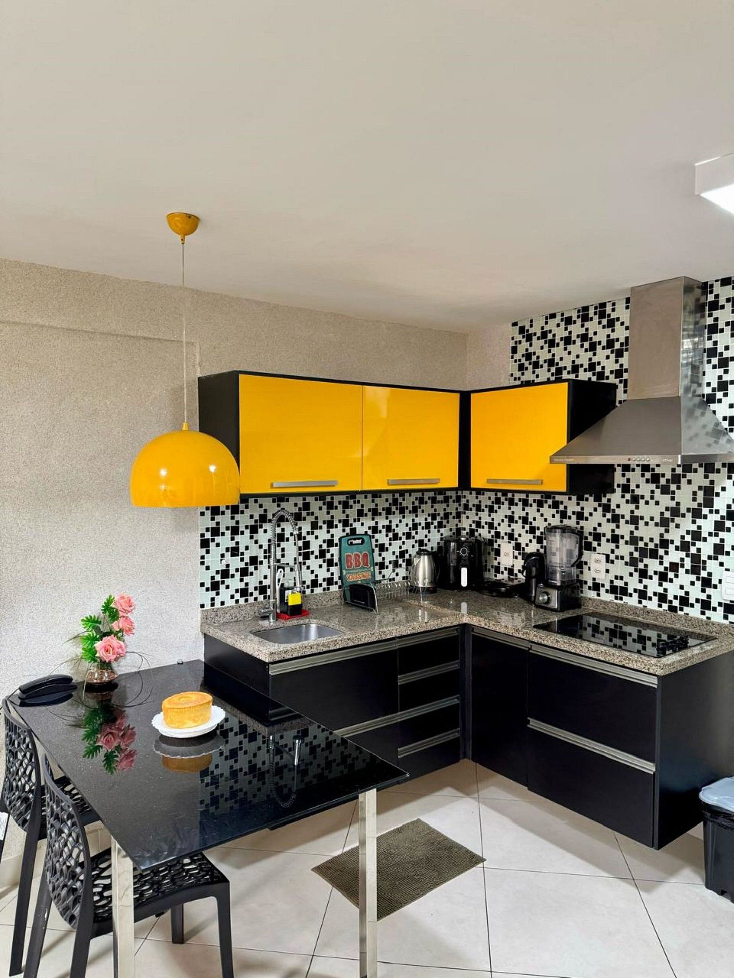 Basic Apartment | Private kitchen | Fridge, microwave, oven, cookware/dishes/utensils