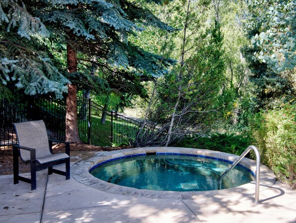 Opvarmet pool