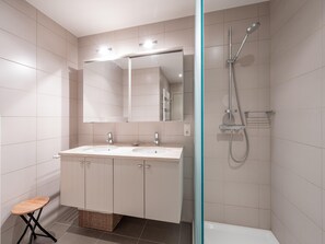 Apartment | Bathroom - Apartment in Knokke Near the Beach (Knokke-Heist)