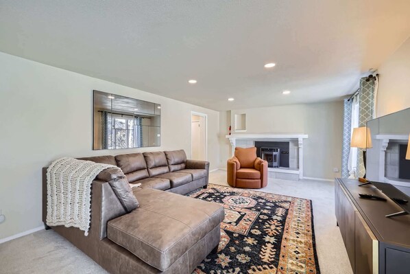 TV, fireplace, offices