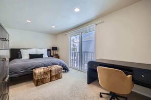 3 bedrooms, desk, iron/ironing board, WiFi