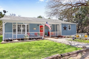 Exterior - Happy Hollow I Families, Stargazing (Wimberley)
