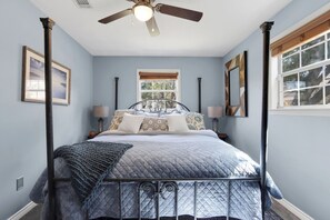 3 bedrooms, iron/ironing board, WiFi, bed sheets