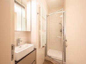 Apartment | Bathroom
