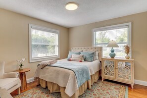 House (3 Bedrooms) | Interior - Family Home 5 Mi to Riverwalk & Jaguars Games! (Jacksonville)