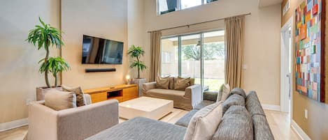 Căn hộ (4 Bedrooms) | Khu phòng khách