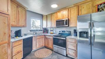 House (2 Bedrooms) | Interior