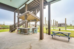 House (4 Bedrooms) | Front of property