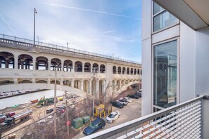 Apartment (2 Bedrooms) | Interior - Luxe High-rise 2 Mi to Dtwn Cleveland: WFH Ready! (Cleveland)