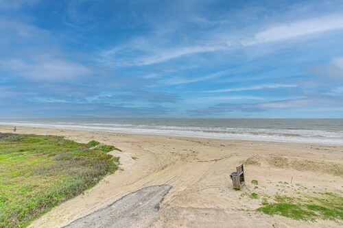 Gulf Views: Beachfront Bolivar Peninsula Escape!