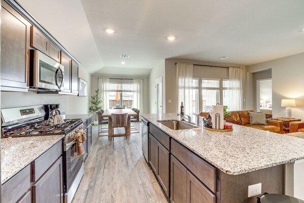 House (3 Bedrooms) | Interior - 14 Mi to Tulsa: Home w/ Patio in Broken Arrow (Broken Arrow)