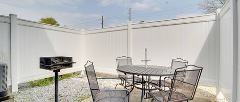 Apartment (2 Bedrooms) | Front of property