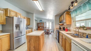 Interior - Walk to Beach: Eufaula 'fishermans Delight' Home (Eufaula)