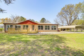 House (3 Bedrooms) | Front of property - Walk to Beach: Eufaula 'fishermans Delight' Home (Eufaula)