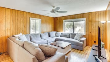 House (2 Bedrooms) | Front of property
