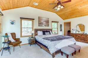 House (2 Bedrooms) | Interior - 5 Mi to Cherokee Lake: Pet-friendly Cabin w/ Deck! (Murphy)