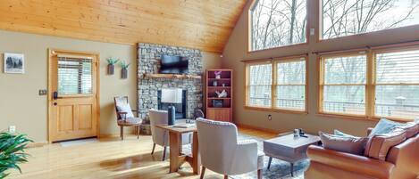 House (2 Bedrooms) | Interior