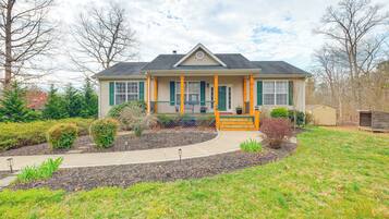 House (3 Bedrooms) | Front of property