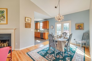 House (3 Bedrooms) | Interior