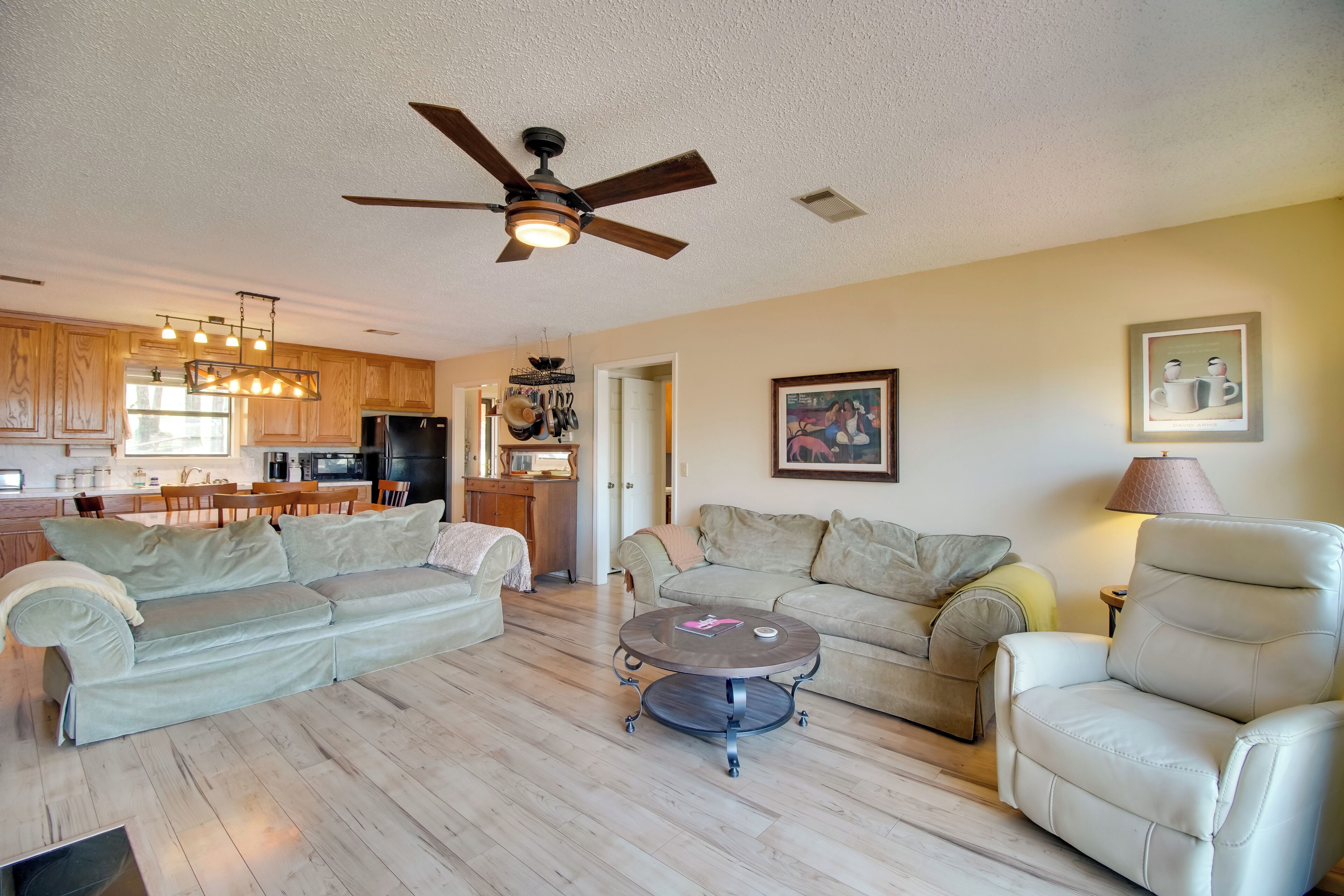 House (5 Bedrooms) | Interior