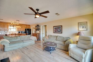 House (5 Bedrooms) | Interior