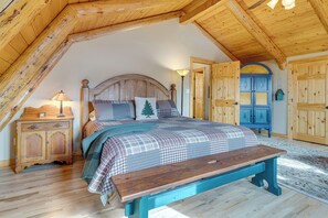 House (3 Bedrooms) | Interior - 18 Mi to Royal Gorge: Peaceful Mtn Cabin w/ Porch! (Cotopaxi)