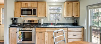 Fire Pit: Family-friendly Cabin in Gillett!