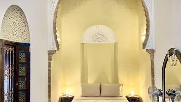 4 bedrooms, WiFi, bed sheets