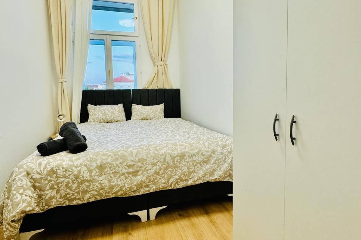 Basic Room | Iron/ironing board, free WiFi