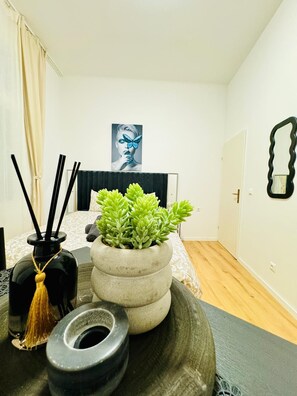 Iron/ironing board, free WiFi - Stylish 4BR Apt Near Westbahnhof (Vienna)