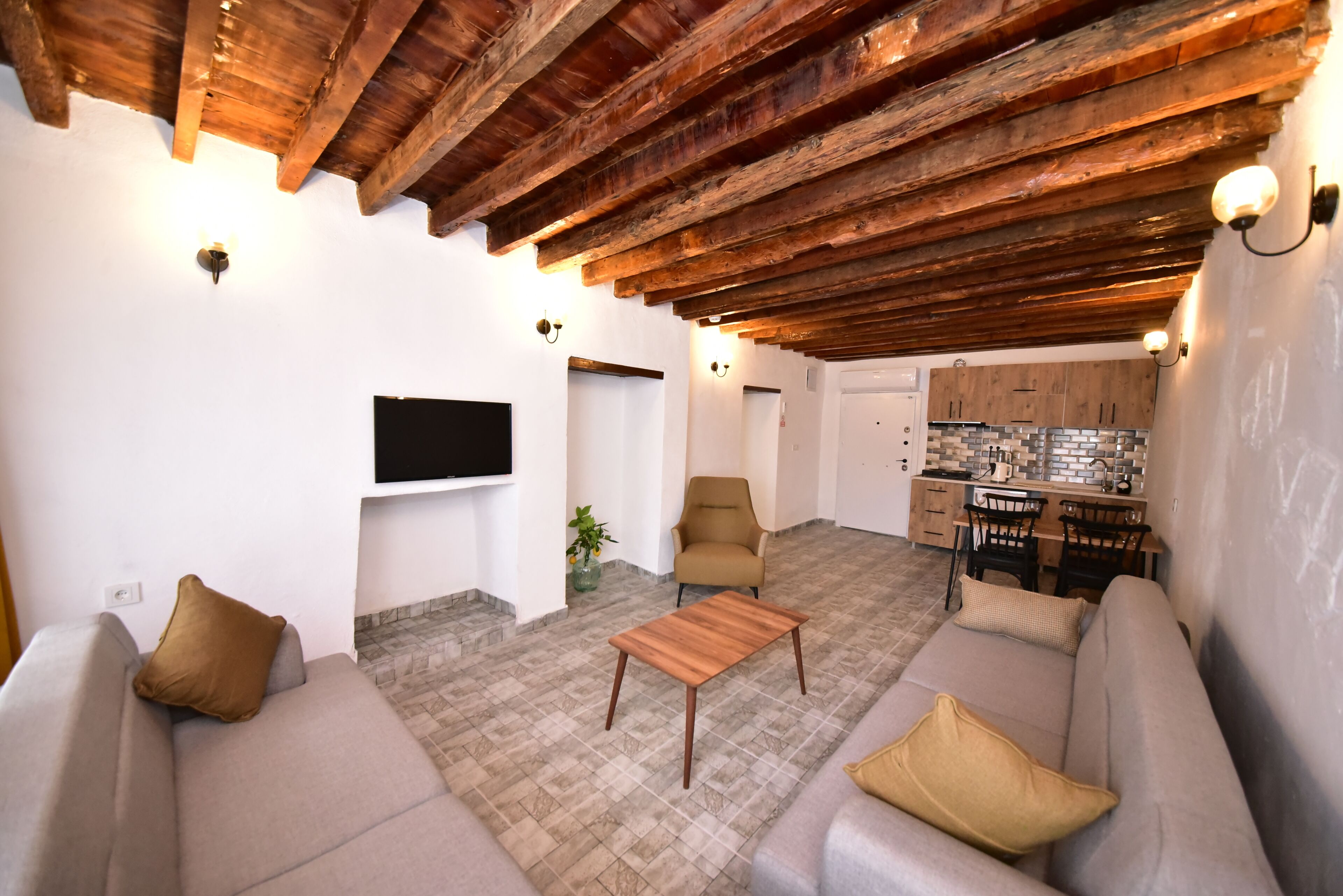 Family Penthouse, Balcony, Garden View | Living area