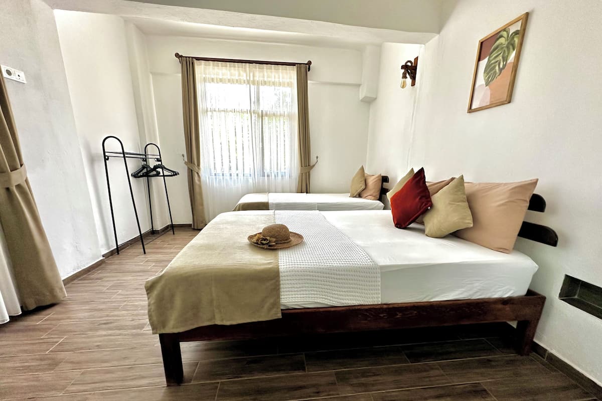 舒适公寓, 阳台, 花园景观 | 2 多间卧室、熨斗/熨衣板、免费 WiFi