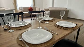 Comfort appartement, balkon, uitzicht op tuin | Dineren