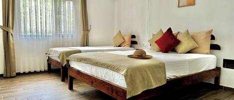 2 habitaciones, tabla de planchar con plancha y wifi gratis