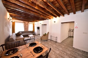 Family Penthouse, Balcony, Garden View | Interior