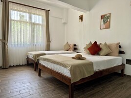 2 habitaciones, tabla de planchar con plancha y wifi gratis 