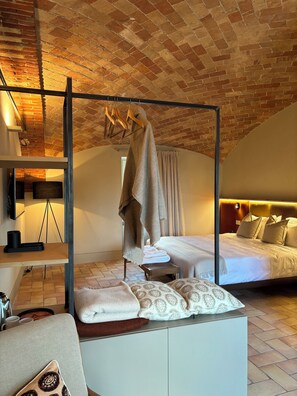 Junior Suite With Garden | In-room safe, blackout drapes, soundproofing, free WiFi - Relais Dal Cavaliere (Moncalvo)