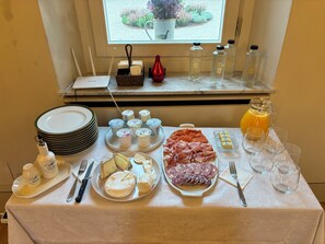 Petit déjeuner buffet compris tous les jours